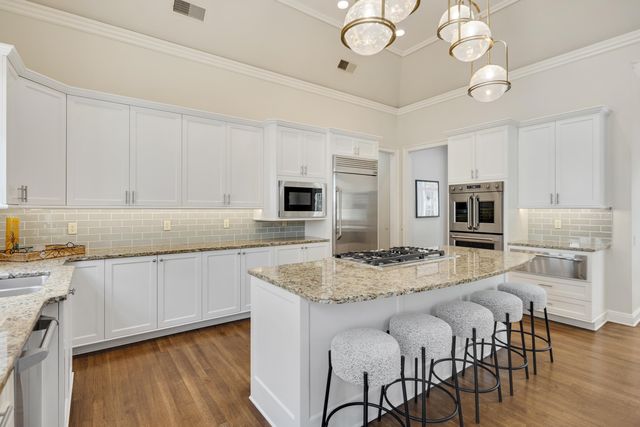 1910 CHATSWORTH DR, Germantown, TN 38138