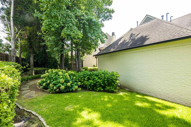 1910 CHATSWORTH DR, Germantown, TN 38138