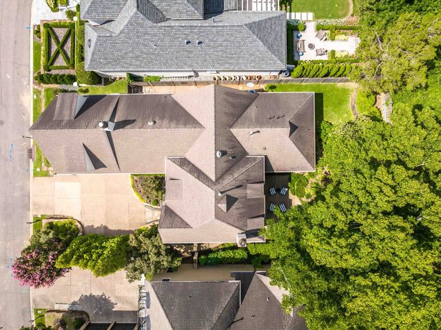 1910 CHATSWORTH DR, Germantown, TN 38138