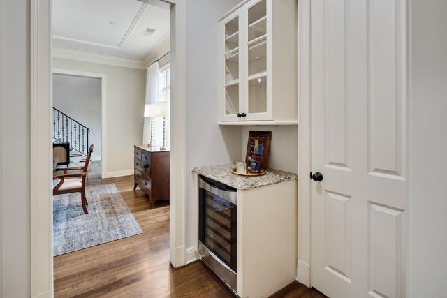 1910 CHATSWORTH DR, Germantown, TN 38138
