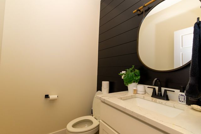 1112 Bell Grove Lane, Bloomington, IL 61705