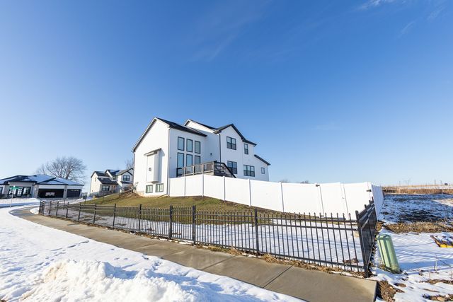 1112 Bell Grove Lane, Bloomington, IL 61705