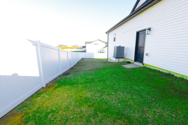 1112 Bell Grove Lane, Bloomington, IL 61705