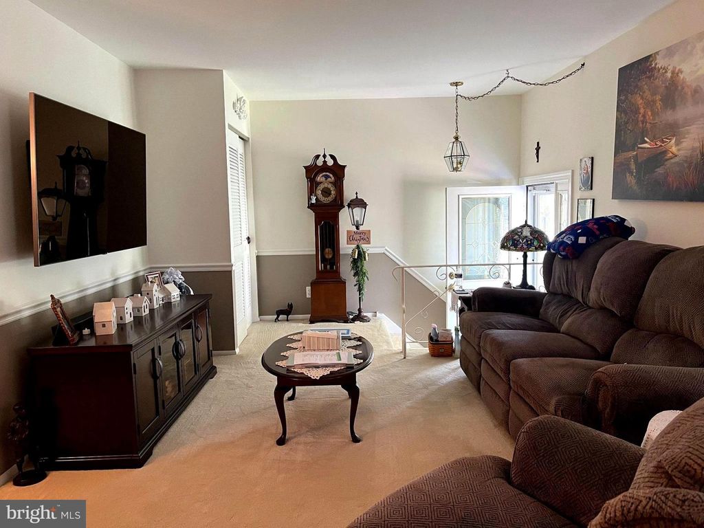 9730 CHAPELCROFT ST, PHILADELPHIA, PA 19115 — photo 5
