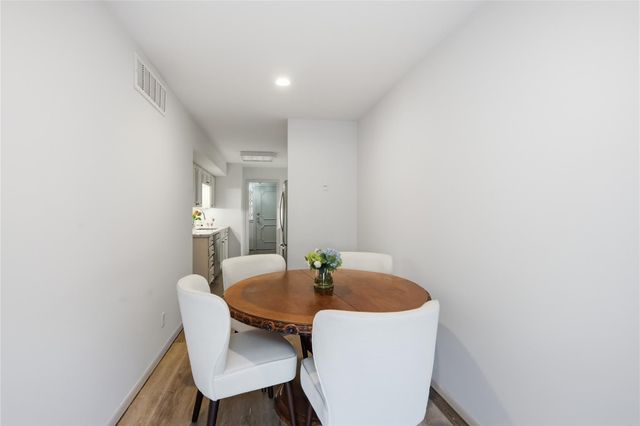 5050 Ambassador Way 112, Houston, TX 77056