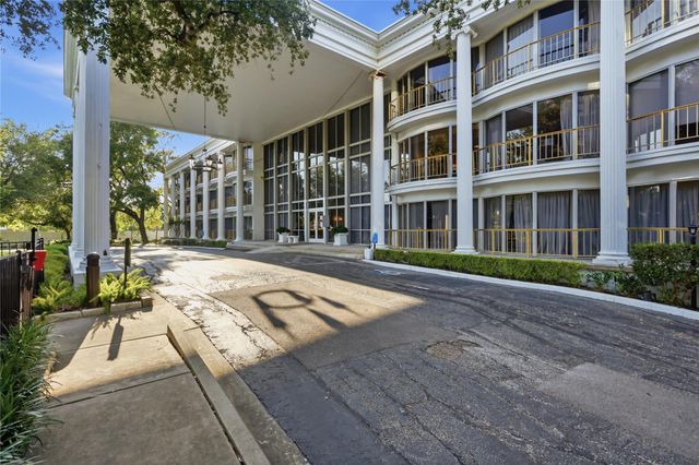 5050 Ambassador Way 112, Houston, TX 77056