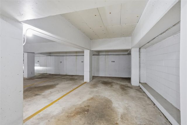 5050 Ambassador Way 112, Houston, TX 77056