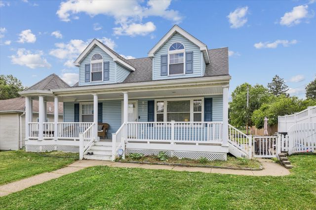 907 W Rusholme Street, Davenport, IA 52804