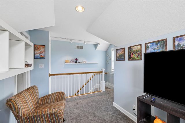 907 W Rusholme Street, Davenport, IA 52804