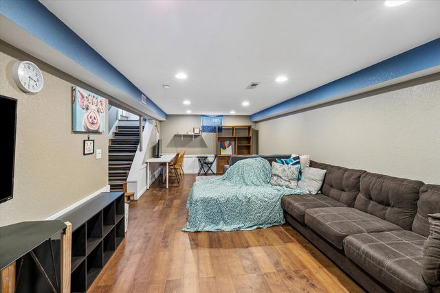 907 W Rusholme Street, Davenport, IA 52804
