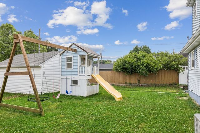 907 W Rusholme Street, Davenport, IA 52804