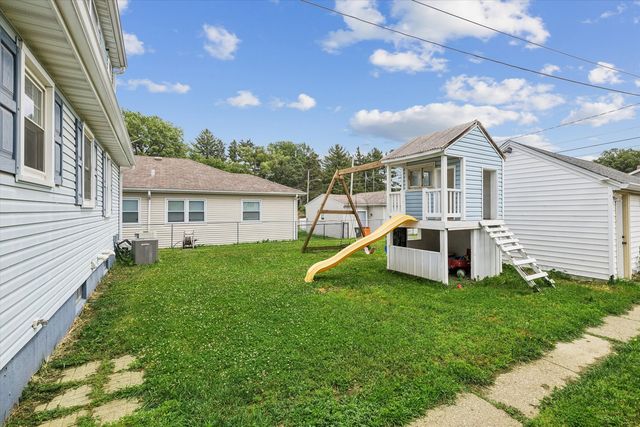 907 W Rusholme Street, Davenport, IA 52804