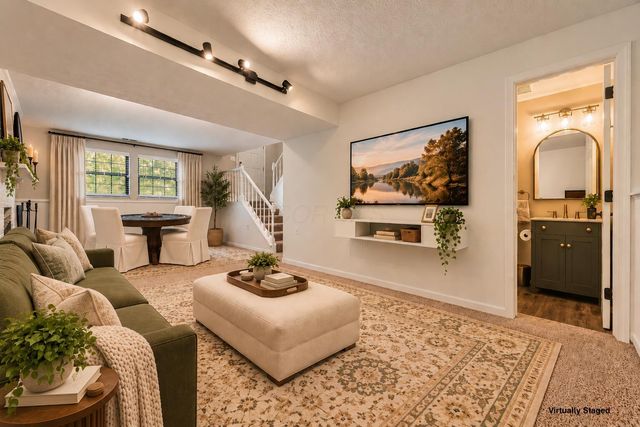 3752 Cypress Creek Drive, Columbus, OH 43228