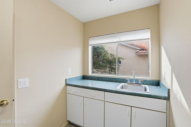 38511 S Lake Crest Drive, Tucson, AZ 85739