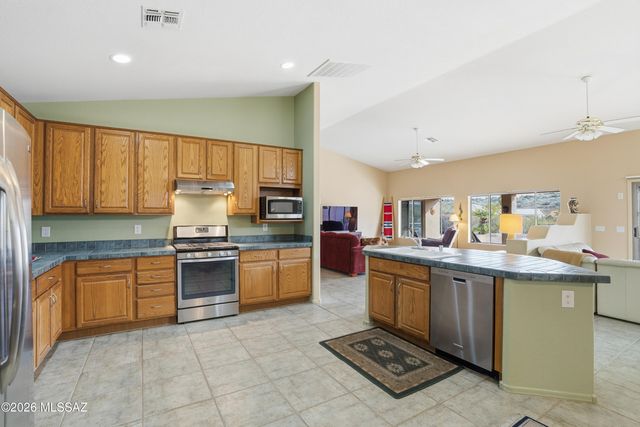 38511 S Lake Crest Drive, Tucson, AZ 85739