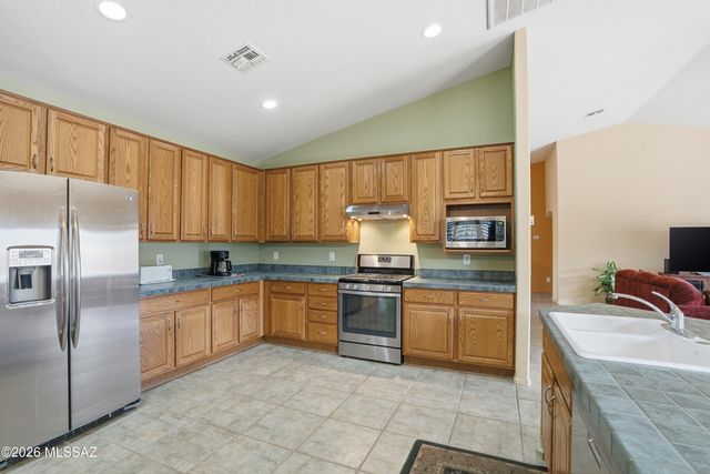 38511 S Lake Crest Drive, Tucson, AZ 85739