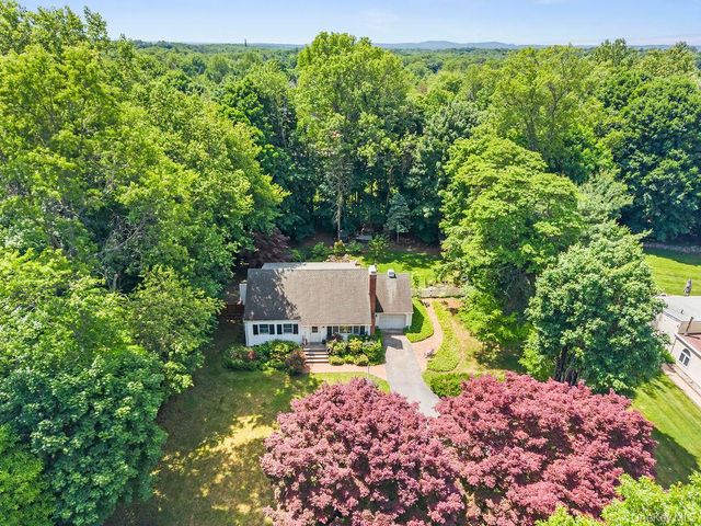 13 Provost Drive, Airmont, NY 10901