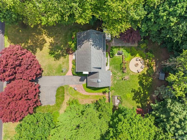 13 Provost Drive, Airmont, NY 10901