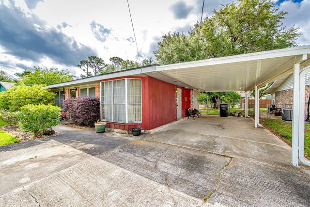 704 Collins Dr, Houma, LA 70364
