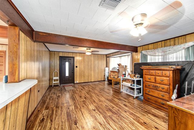 704 Collins Dr, Houma, LA 70364