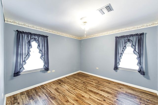 704 Collins Dr, Houma, LA 70364