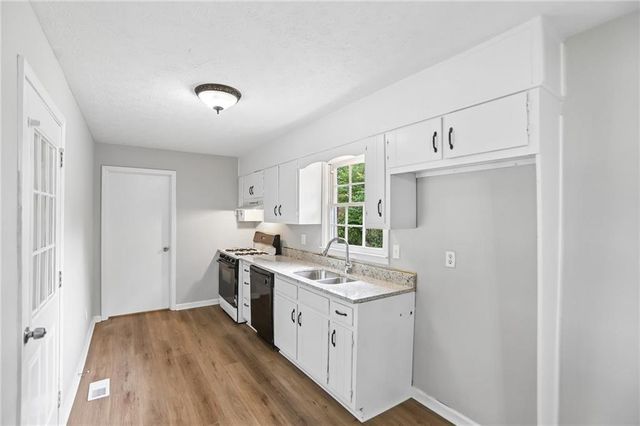 6041 Ridge Way, Douglasville, GA 30135