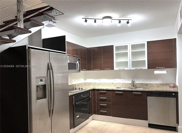 41 SE 5th St 911, Miami, FL 33131