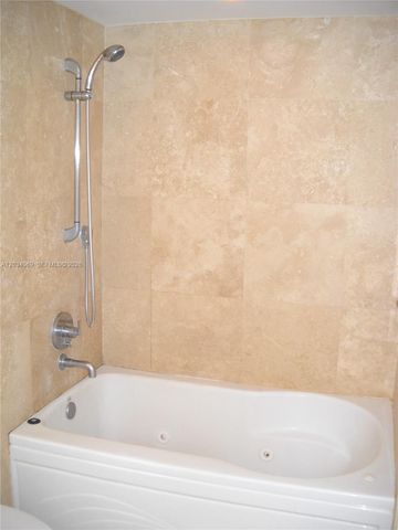 41 SE 5th St 911, Miami, FL 33131