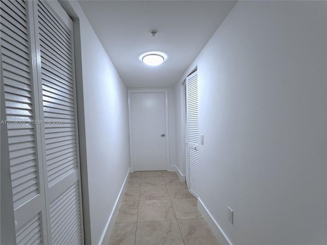 41 SE 5th St 911, Miami, FL 33131
