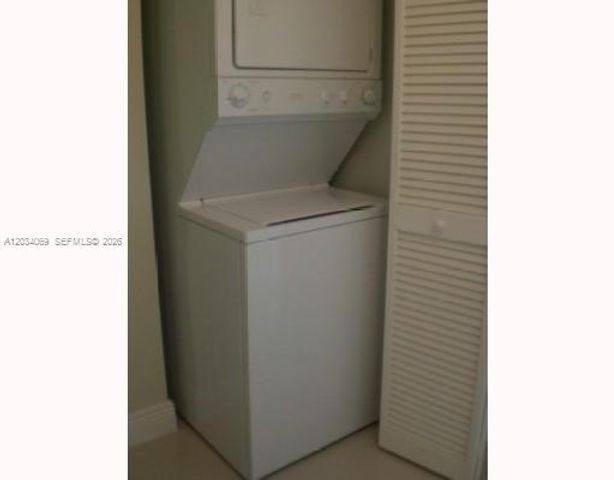 41 SE 5th St 911, Miami, FL 33131
