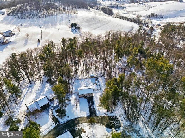 276 OAKBROOK DR, Felton, PA 17322