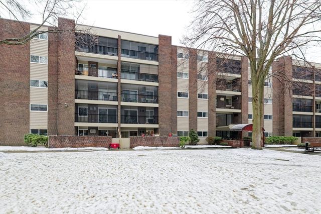 66 Main St 16A, Stoneham, MA 02180