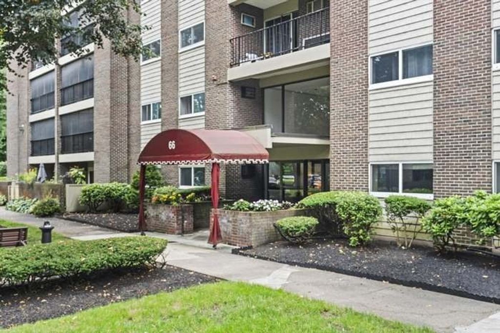 66 Main St 16A, Stoneham, MA 02180