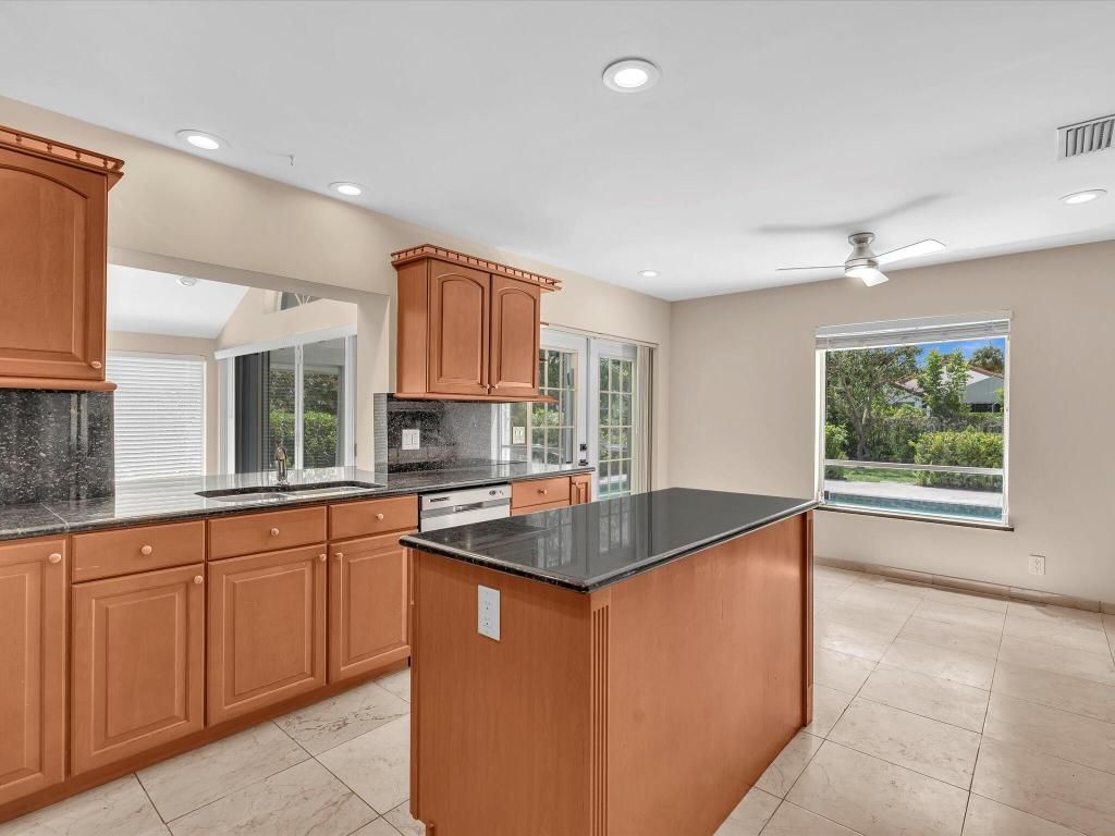 Image 12 of property listing at 7222 Carmel Court, Boca Raton, FL 33433