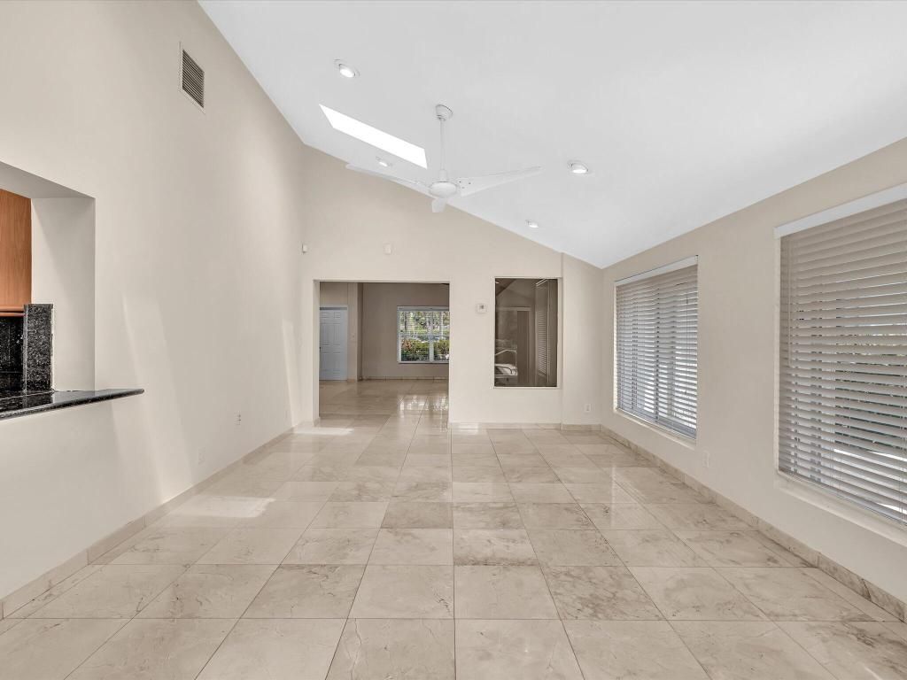 Image 15 of property listing at 7222 Carmel Court, Boca Raton, FL 33433