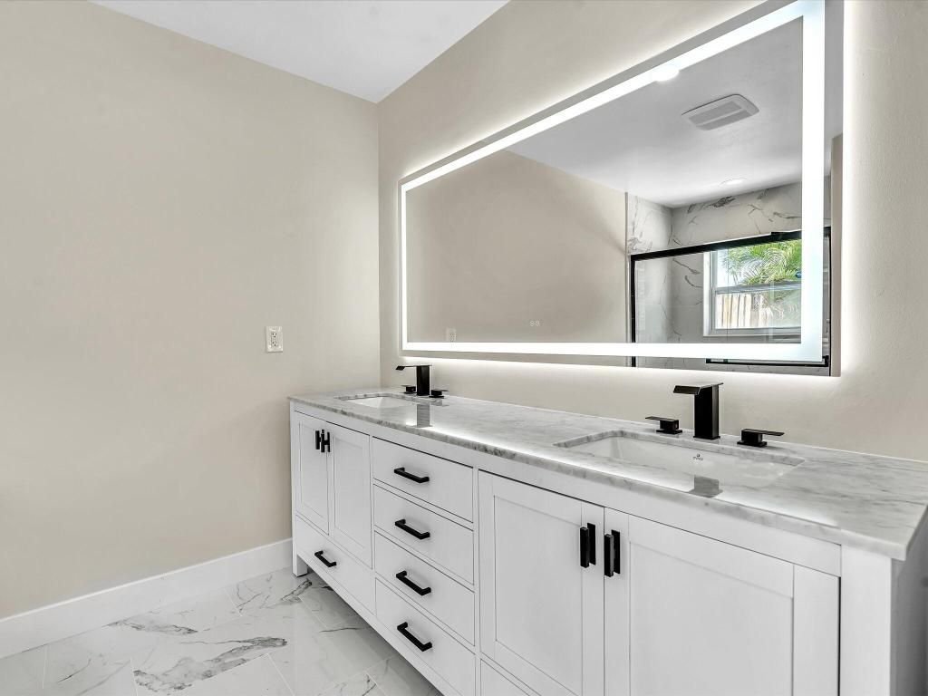 Image 27 of property listing at 7222 Carmel Court, Boca Raton, FL 33433