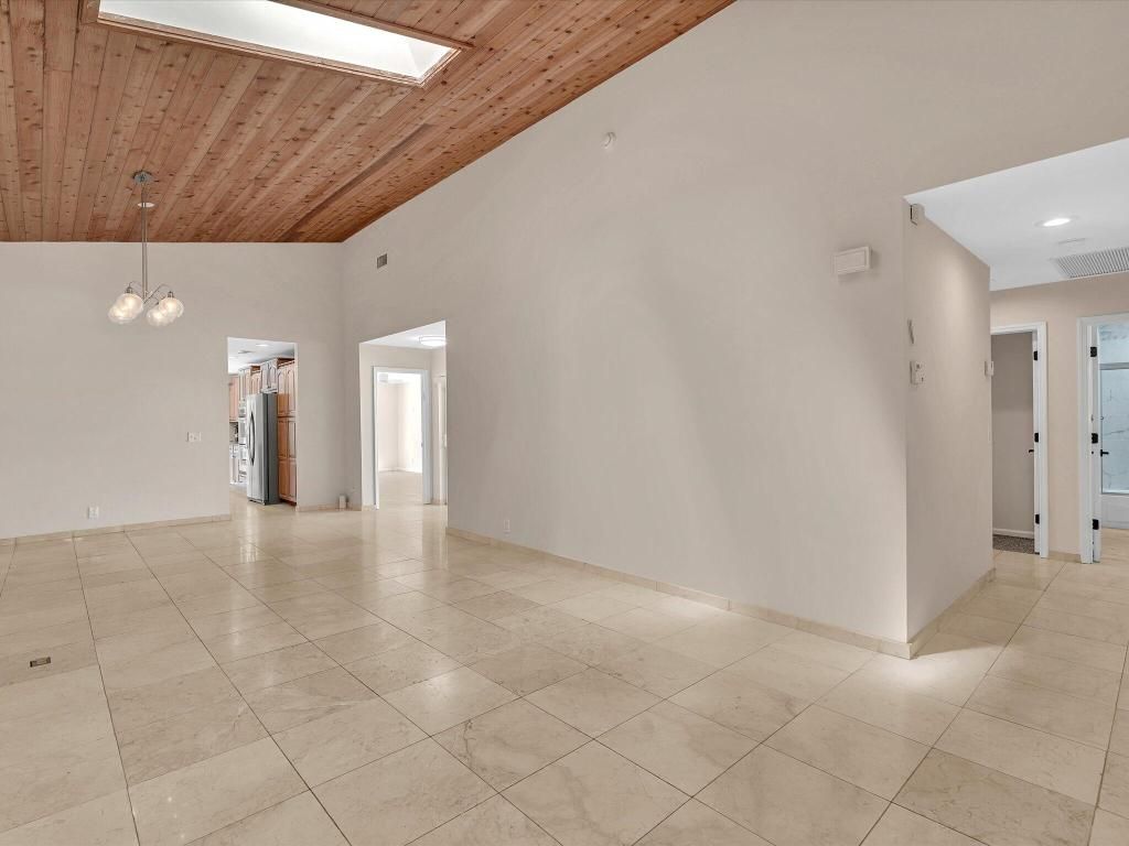 Image 9 of property listing at 7222 Carmel Court, Boca Raton, FL 33433