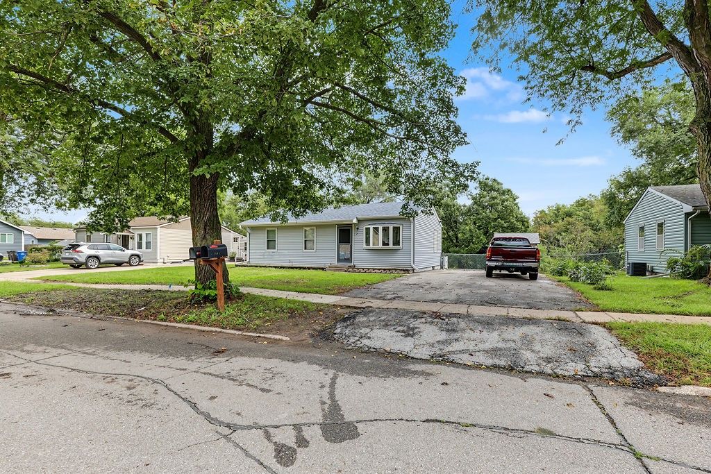 2601 24th Street, Des Moines, IA 50310