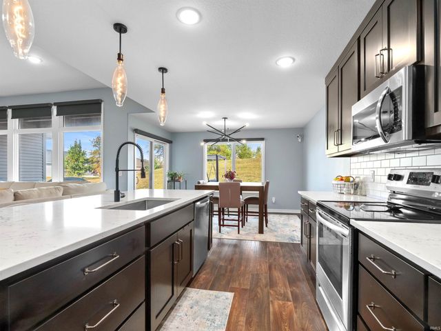 10205 Battle Run Way, Fort Wayne, IN 46835