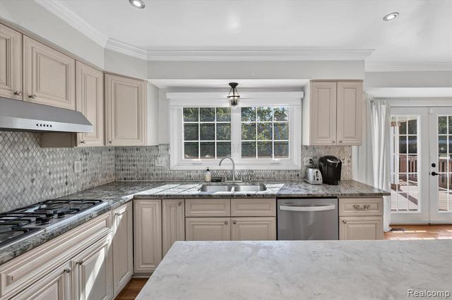 22649 Foxmoor Drive, Novi, MI 48374