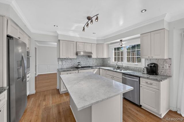 22649 Foxmoor Drive, Novi, MI 48374
