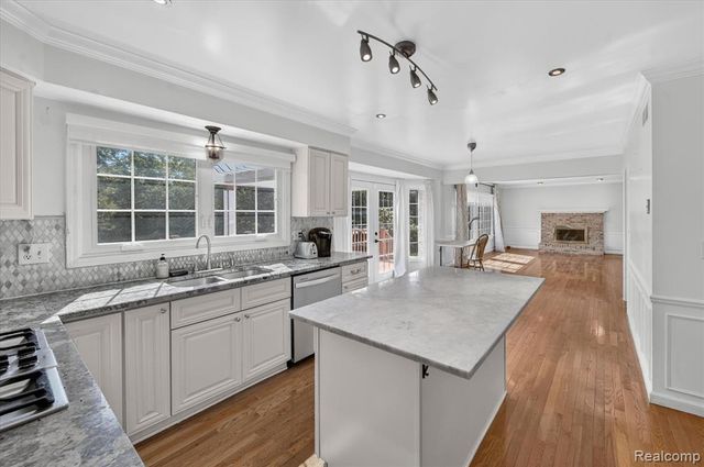 22649 Foxmoor Drive, Novi, MI 48374