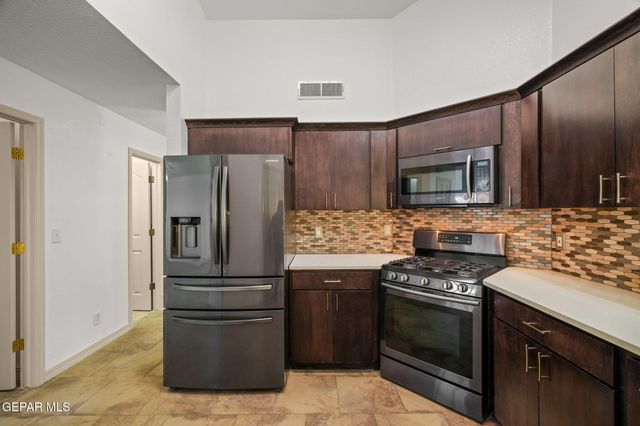 881 Dakota River Avenue, El Paso, TX 79932