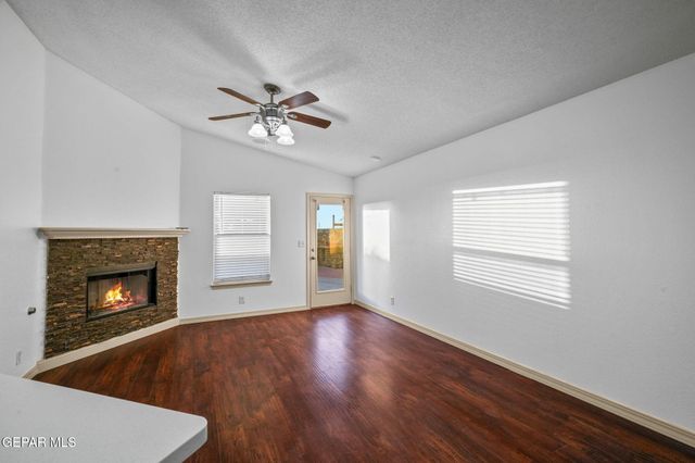 881 Dakota River Avenue, El Paso, TX 79932