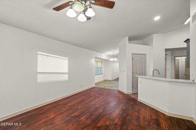 881 Dakota River Avenue, El Paso, TX 79932