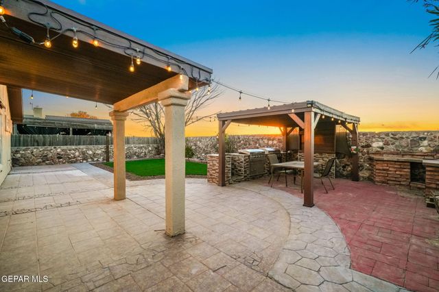 881 Dakota River Avenue, El Paso, TX 79932