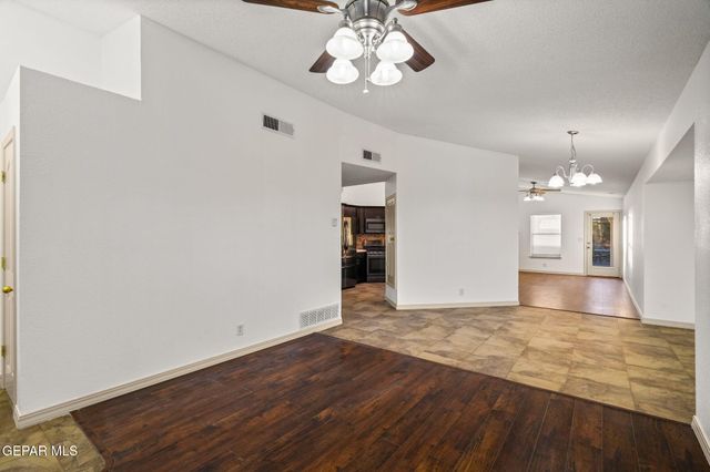 881 Dakota River Avenue, El Paso, TX 79932