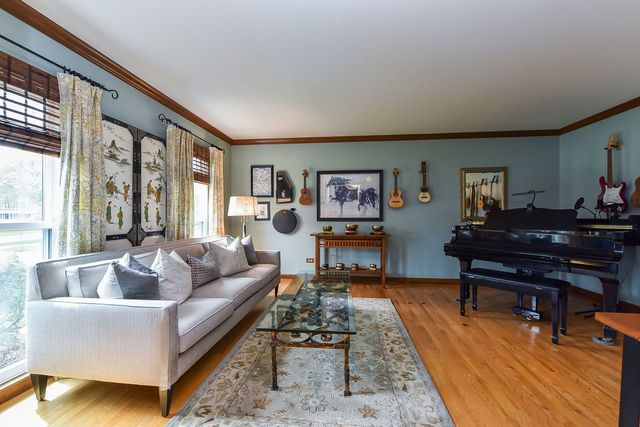 26W050 Macarthur Avenue, Wheaton, IL 60188