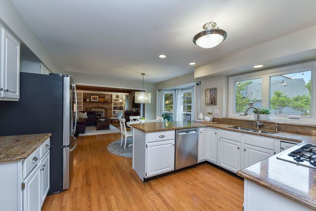 26W050 Macarthur Avenue, Wheaton, IL 60188