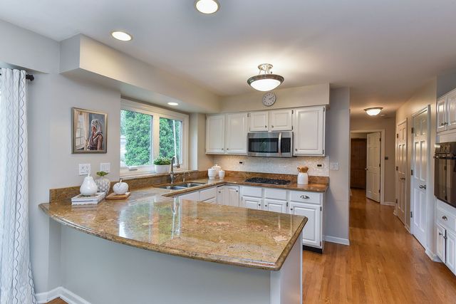26W050 Macarthur Avenue, Wheaton, IL 60188